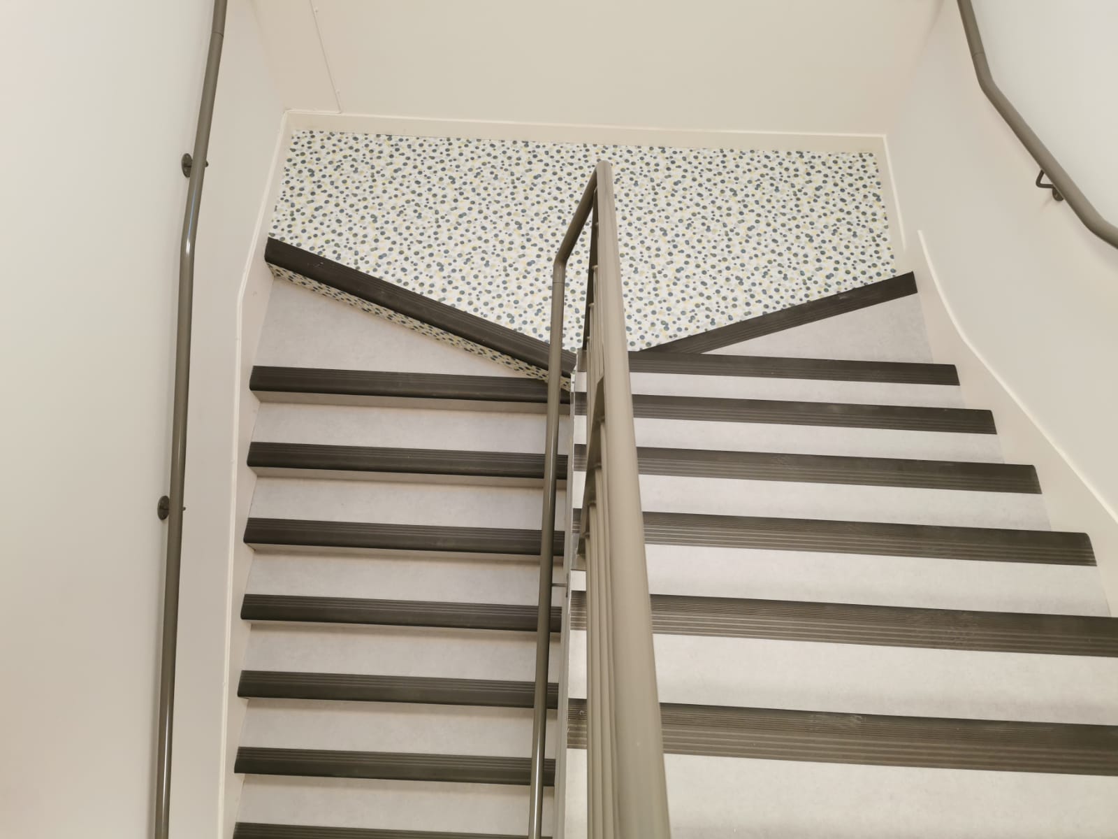 montare pardoseala tip pvc